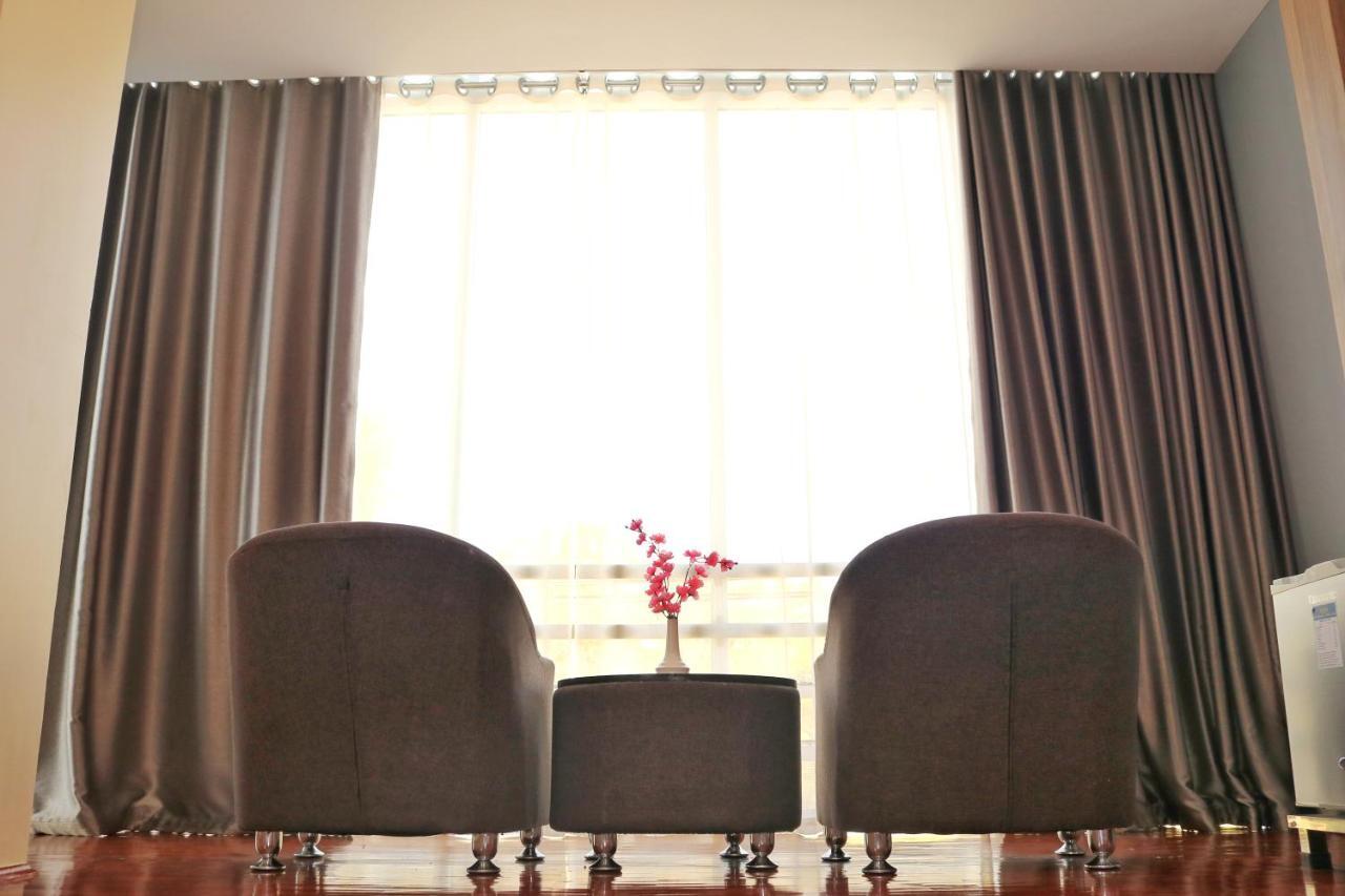 Hotel Htein Thar Таунджи Екстериор снимка